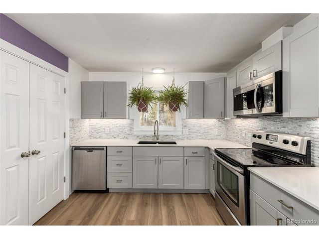 1739 Collyer St, Longmont, CO 80501