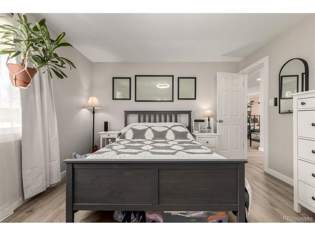 1739 Collyer St, Longmont, CO 80501
