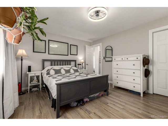 1739 Collyer St, Longmont, CO 80501