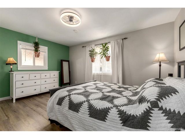1739 Collyer St, Longmont, CO 80501