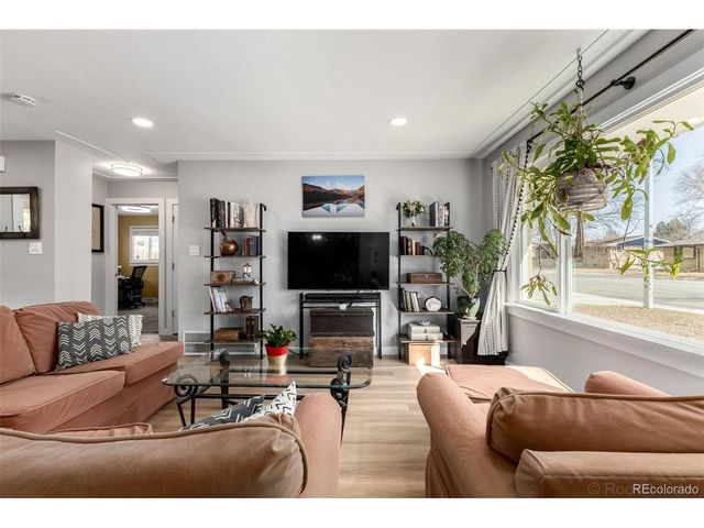 1739 Collyer St, Longmont, CO 80501