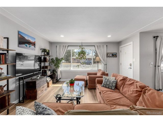 1739 Collyer St, Longmont, CO 80501
