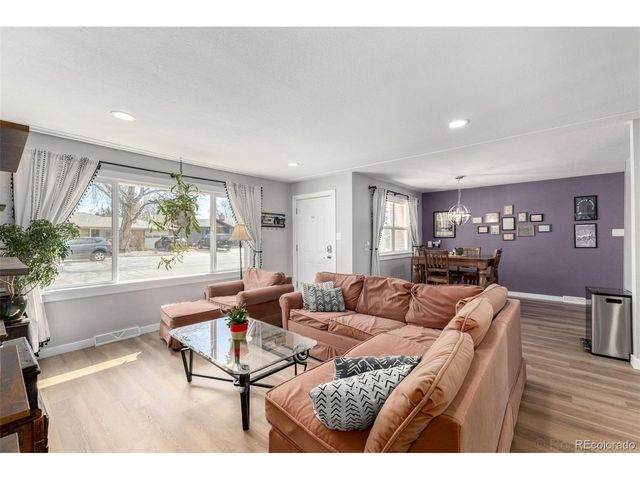 1739 Collyer St, Longmont, CO 80501