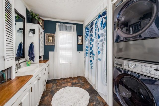 69 Chestnut Hill Road, Rochester, NH 03867