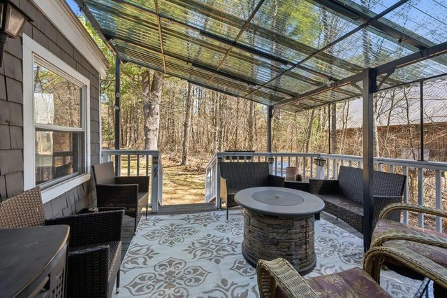 69 Chestnut Hill Road, Rochester, NH 03867