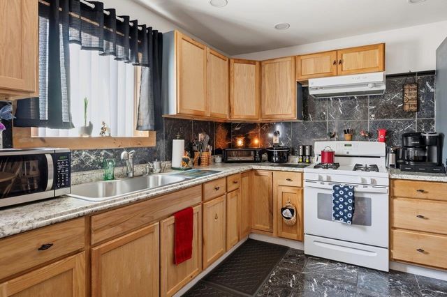 69 Chestnut Hill Road, Rochester, NH 03867