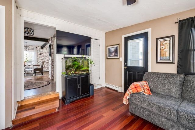 69 Chestnut Hill Road, Rochester, NH 03867