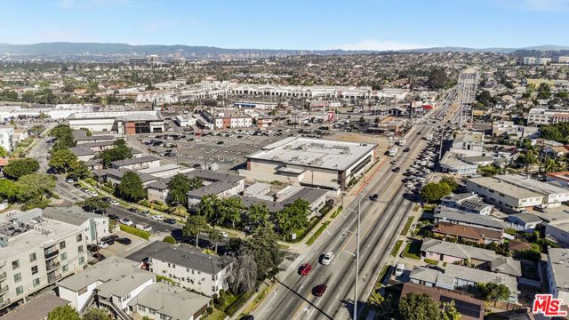 5202 Knowlton Street, Los Angeles, CA 90045