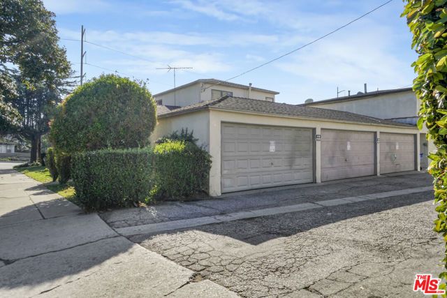 5202 Knowlton Street, Los Angeles, CA 90045
