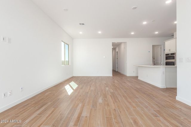 7010 E DRYGULCH Road, San Tan Valley, AZ 85143