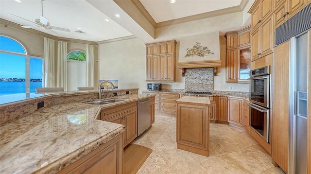 570 S SPOONBILL DRIVE, Sarasota, FL 34236