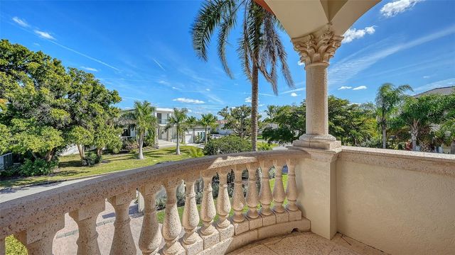 570 S SPOONBILL DRIVE, Sarasota, FL 34236