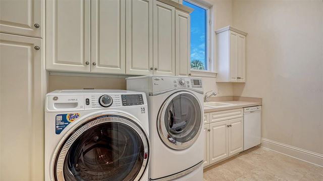 570 S SPOONBILL DRIVE, Sarasota, FL 34236