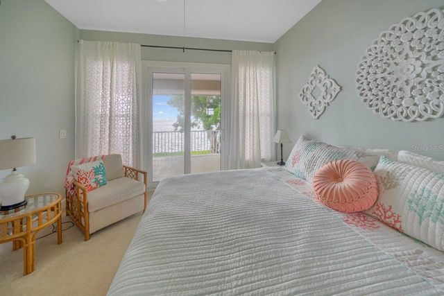 5918 BAHAMA SHORES DRIVE S, St Petersburg, FL 33705