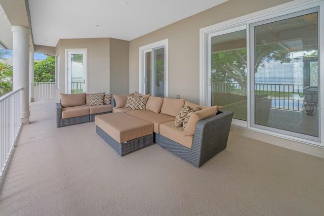 5918 BAHAMA SHORES DRIVE S, St Petersburg, FL 33705