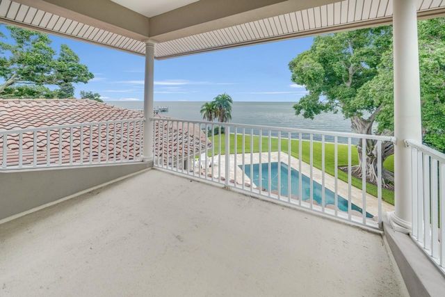 5918 BAHAMA SHORES DRIVE S, St Petersburg, FL 33705
