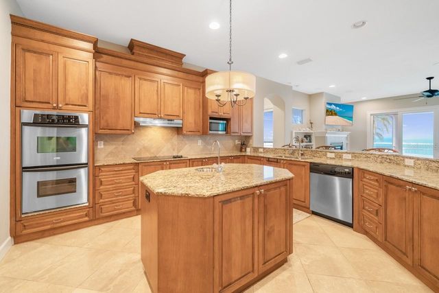 5918 BAHAMA SHORES DRIVE S, St Petersburg, FL 33705