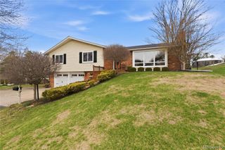 116 Whims Lane, Oakland Charter Township, MI 48306