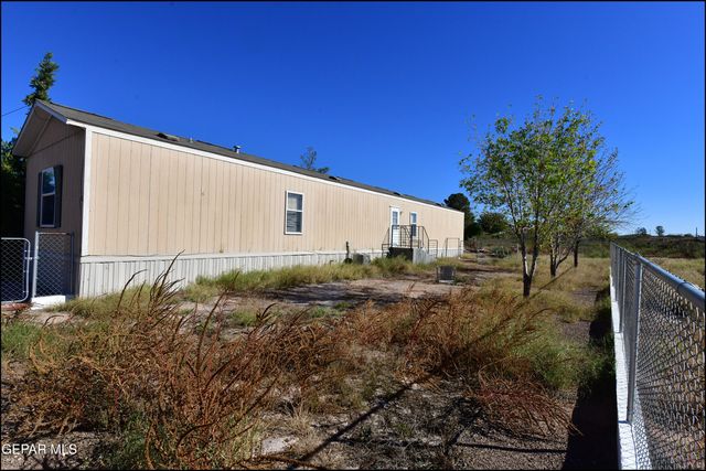 529 Paloma Blanca Drive, Chaparral, NM 88081