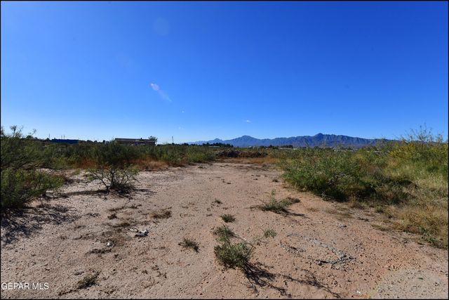 529 Paloma Blanca Drive, Chaparral, NM 88081