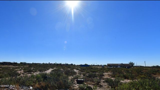 529 Paloma Blanca Drive, Chaparral, NM 88081