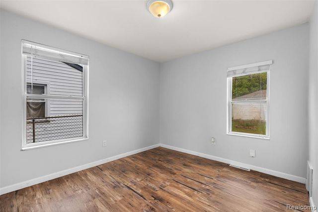 1821 E Hazelhurst Street, Ferndale, MI 48220