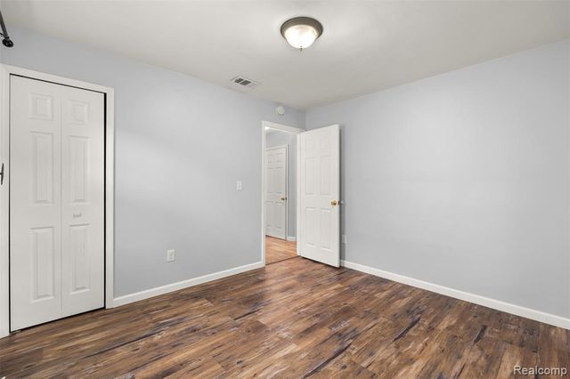 1821 E Hazelhurst Street, Ferndale, MI 48220