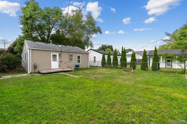 1821 E Hazelhurst Street, Ferndale, MI 48220