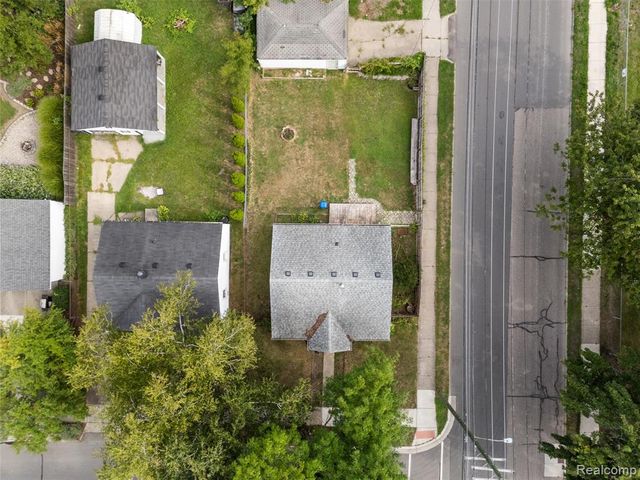 1821 E Hazelhurst Street, Ferndale, MI 48220