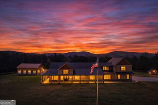 15 Lauren Lane NE, Rydal, GA 30171