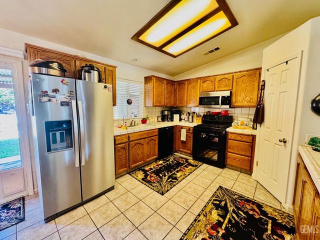 238 Tanner Michael Drive, Bakersfield, CA 93308