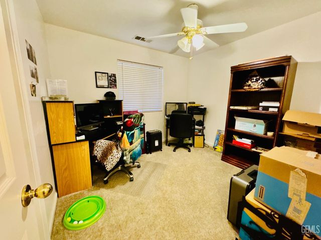 238 Tanner Michael Drive, Bakersfield, CA 93308