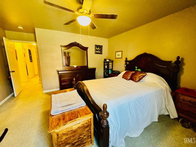 238 Tanner Michael Drive, Bakersfield, CA 93308