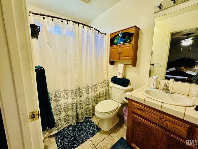 238 Tanner Michael Drive, Bakersfield, CA 93308