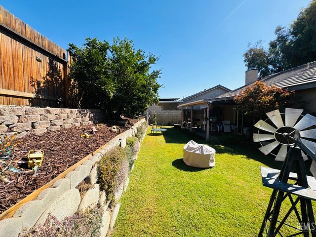 238 Tanner Michael Drive, Bakersfield, CA 93308