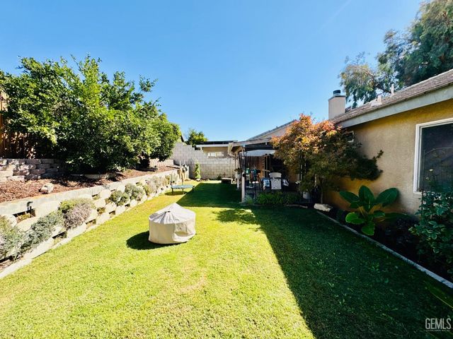 238 Tanner Michael Drive, Bakersfield, CA 93308