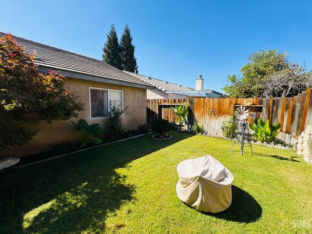 238 Tanner Michael Drive, Bakersfield, CA 93308