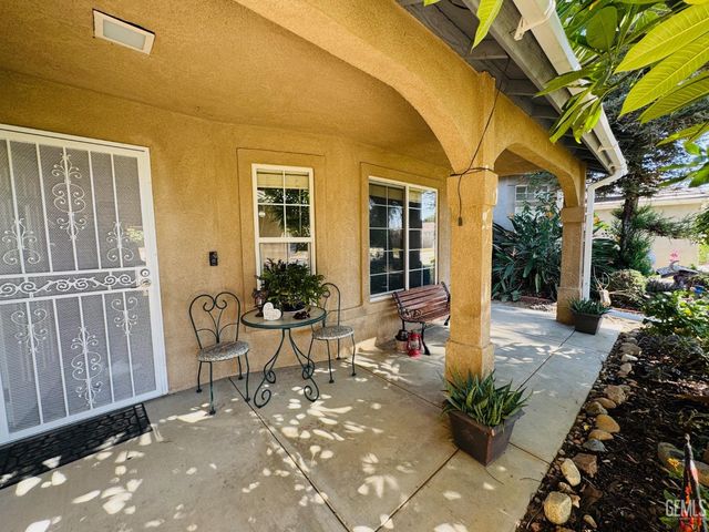 238 Tanner Michael Drive, Bakersfield, CA 93308