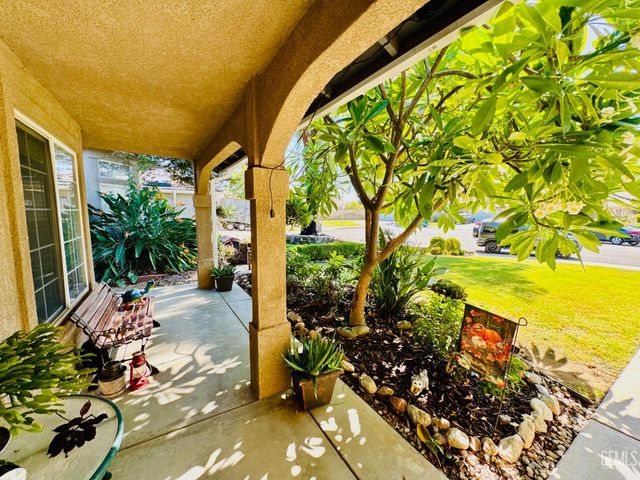 238 Tanner Michael Drive, Bakersfield, CA 93308