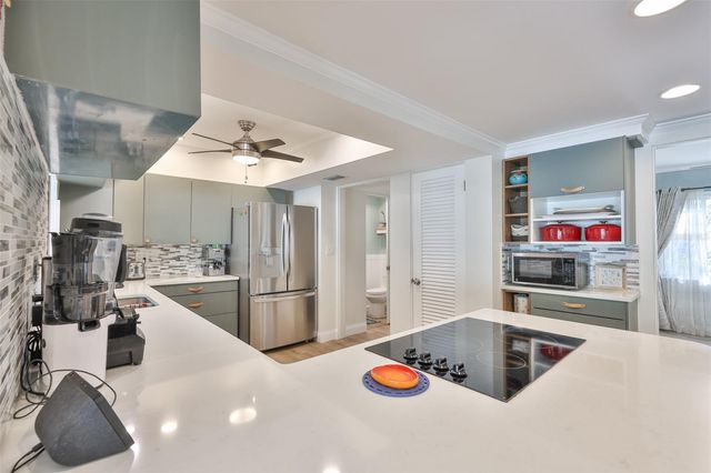 1279 86TH AVENUE N, St Petersburg, FL 33702