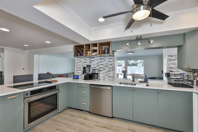 1279 86TH AVENUE N, St Petersburg, FL 33702