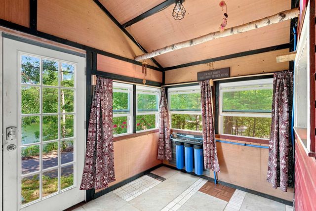9 Berry Road, Loudon, NH 03307