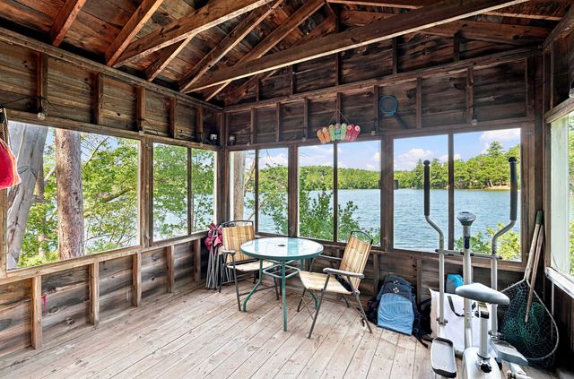 9 Berry Road, Loudon, NH 03307