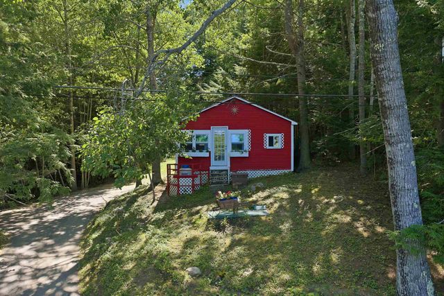 9 Berry Road, Loudon, NH 03307