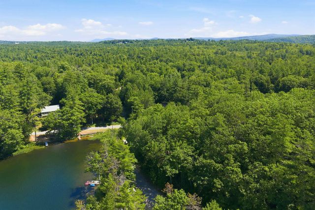 9 Berry Road, Loudon, NH 03307