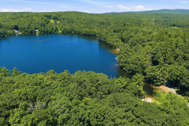 9 Berry Road, Loudon, NH 03307