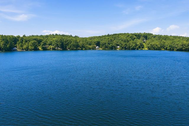 9 Berry Road, Loudon, NH 03307