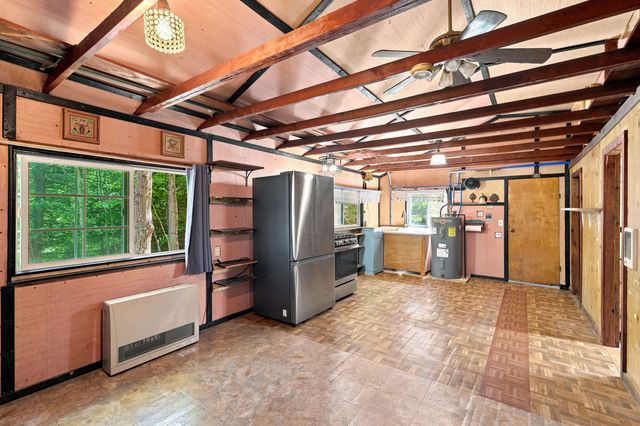 9 Berry Road, Loudon, NH 03307