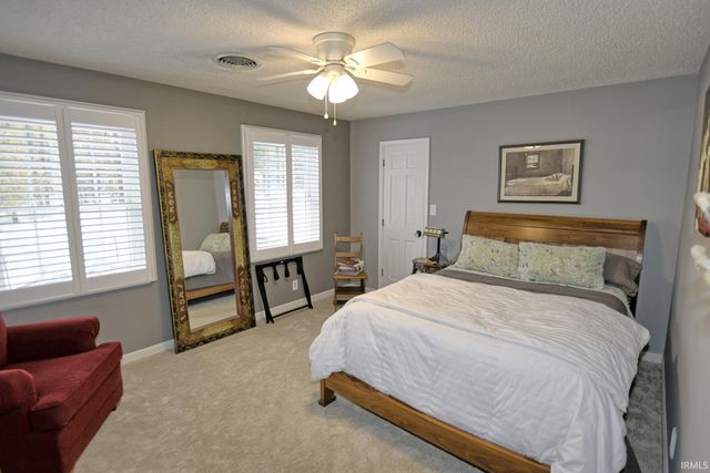6299 Pfafflin Lake Boulevard, Newburgh, IN 47630