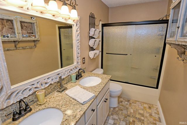 6299 Pfafflin Lake Boulevard, Newburgh, IN 47630